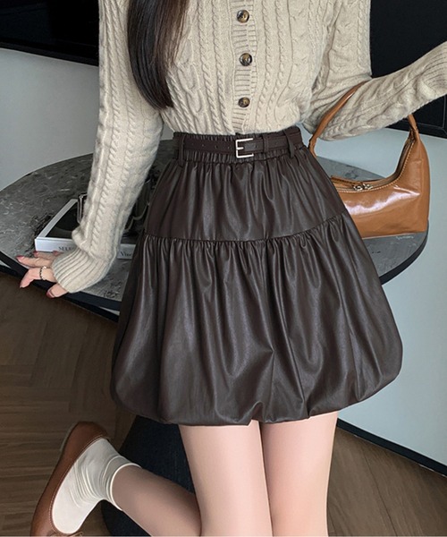 AMAJI(アマジ)の「エコレザーバルーンミニスカート(スカート・レディース・ブラウン/ブラック・SMALL/MEDIUM/LARGE/X-LARGE)」の3枚目の写真
