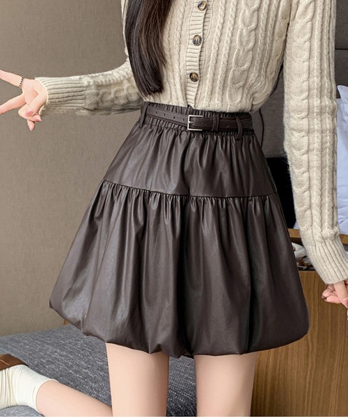 AMAJI(アマジ)の「エコレザーバルーンミニスカート(スカート・レディース・ブラウン/ブラック・SMALL/MEDIUM/LARGE/X-LARGE)」の6枚目の写真