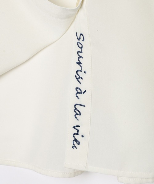 LEPSIM（レプシィム）の「ワンポイントベーシックシャツ　582331（シャツ/ブラウス・レディース・グレー/ブラウン/オフホワイト/ブルー・FREE）」の18枚目の写真