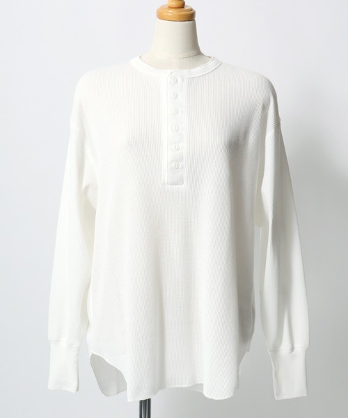 Healthknit(ヘルスニット)の「Healthknit(ヘルスニット)ベーシック ワッフル ヘンリーネック ラウンドヘムロングスリーブTシャツ(1P)/無地・ボーダーリンガー/ロンT/長袖トップス(Tシャツ/カットソー・レディース・ブラック系その他/オフホワイト/カーキブラウン/ブラック・M)」の9枚目の写真