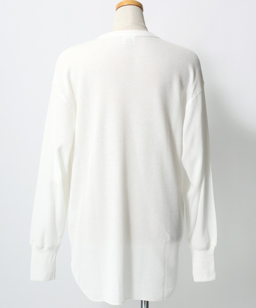 Healthknit(ヘルスニット)の「Healthknit(ヘルスニット)ベーシック ワッフル ヘンリーネック ラウンドヘムロングスリーブTシャツ(1P)/無地・ボーダーリンガー/ロンT/長袖トップス(Tシャツ/カットソー・レディース・ブラック系その他/オフホワイト/カーキブラウン/ブラック・M)」の11枚目の写真