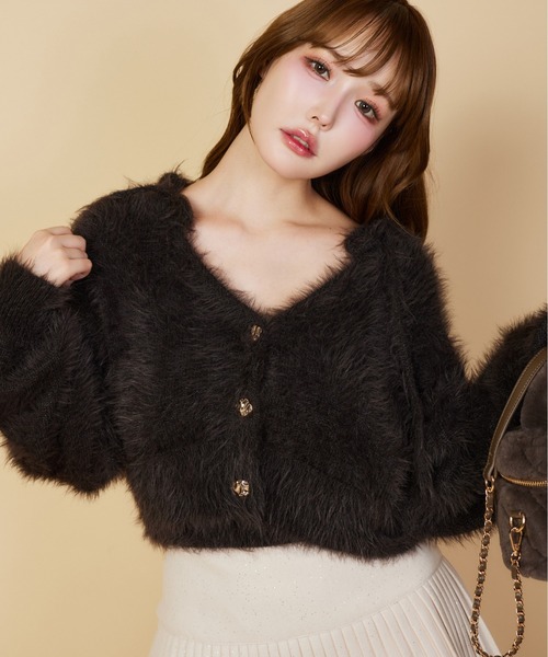 one after another NICE CLAUP（ワンアフターアナザーナイスクラップ）の「【今すぐお届け可能!/セットで着れる】milkyフェザーニットショートカーデ（カーディガン/ボレロ・レディース・ピンク/ダークブラウン/オフホワイト/グレー/サックスブルー・FREE）」の3枚目の写真