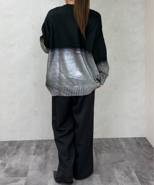 Per sist ence(パーシエンス)の「箔プリントオーバーサイズプルオーバー(ニット/セーター・レディース・チャコールグレー/ブラック/アイボリー・ONE SIZE)」の7枚目の写真