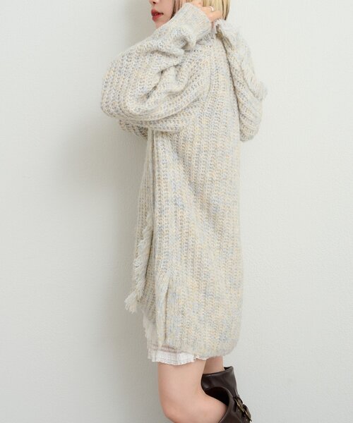 w closet（ダブルクローゼット）の「フード付フリンジMIXニット（ニット/セーター・レディース・アイボリー/チャコールグレー/ブルー/グリーン・FREE）」の8枚目の写真