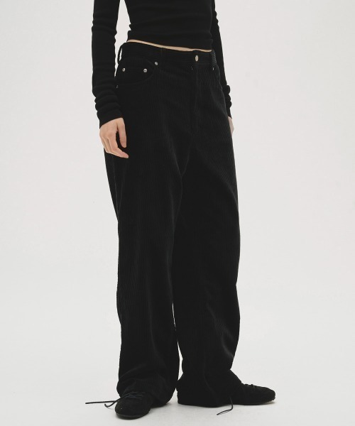 TODAYFUL（トゥデイフル）の「Chunky Corduroy Pants（その他パンツ・レディース・ベビーピンク/ブラック・36inch/38inch）」の4枚目の写真