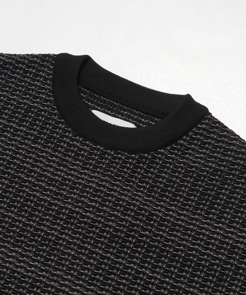 UNITED TOKYO（ユナイテッドトウキョウ）の「【残りわずか】アウトラスト ジャガード クルーネックニット 温度調整素材｜ストレッチ｜イージーケア|冬服|インナー（ニット/セーター・メンズ・ネイビー/アイボリー/ブラック・1/2/3）」の4枚目の写真