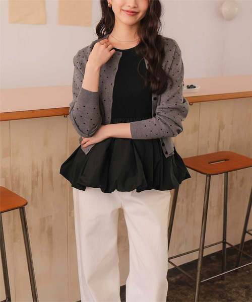 titivate(ティティベイト)の「カップ付きバルーンペプラムトップス(Tシャツ/カットソー・レディース・グレー/オフホワイト/ブラック/ネイビー・L/M/S)」の12枚目の写真