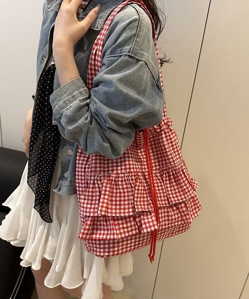 VIBGYOR Women（ヴィブジョー　ウィメン）の「【urge select】ギンガムチェック フリルデザイン ショルダーバッグ（ショルダーバッグ・レディース・ブルー/レッド/ブラック/ピンク・FREE）」の4枚目の写真
