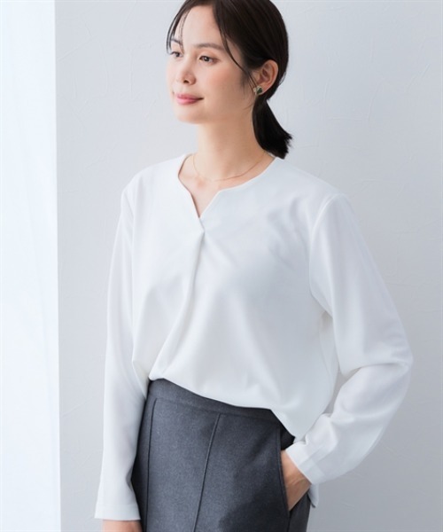 7days Life Styling(セブンデイズライフスタイリング)の「【UVカット】キーネックラウンドヘムプルオーバー ジャージーシリーズ(Tシャツ/カットソー・レディース・オフホワイト/グレー/ブラック・M/L/LL/3L)」の2枚目の写真