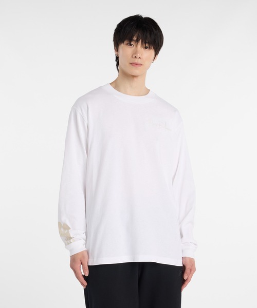 NEW BALANCE(ニューバランス)の「Athletics シグネチャーロングスリーブTシャツ(Tシャツ/カットソー・メンズ・ホワイト/ブラック・SMALL/MEDIUM/LARGE/X-LARGE/XX-LARGE)」の1枚目の写真