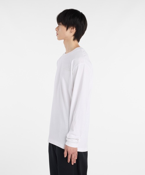 NEW BALANCE(ニューバランス)の「Athletics シグネチャーロングスリーブTシャツ(Tシャツ/カットソー・メンズ・ホワイト/ブラック・SMALL/MEDIUM/LARGE/X-LARGE/XX-LARGE)」の3枚目の写真