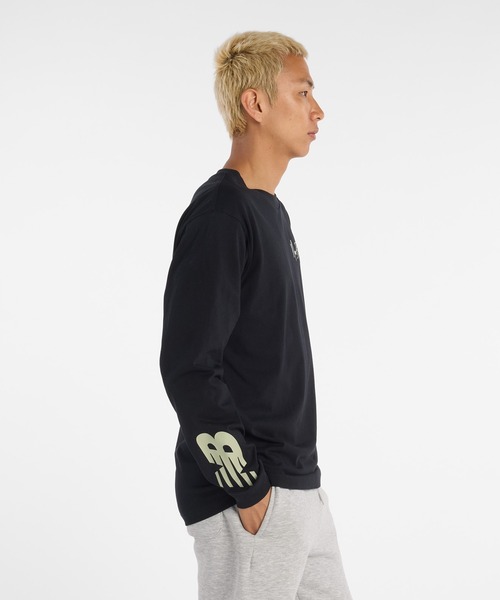 NEW BALANCE(ニューバランス)の「Athletics シグネチャーロングスリーブTシャツ(Tシャツ/カットソー・メンズ・ホワイト/ブラック・SMALL/MEDIUM/LARGE/X-LARGE/XX-LARGE)」の8枚目の写真