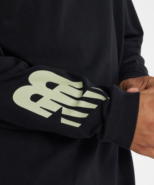 NEW BALANCE(ニューバランス)の「Athletics シグネチャーロングスリーブTシャツ(Tシャツ/カットソー・メンズ・ホワイト/ブラック・SMALL/MEDIUM/LARGE/X-LARGE/XX-LARGE)」の11枚目の写真