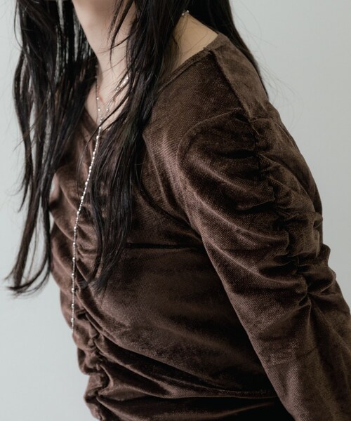 GALLEST（ギャレスト）の「【一部店舗限定】シアーベロアシャーリングカットソー（Tシャツ/カットソー・レディース・チャコールグレー/ブラック/ブラウン系その他・38）」の17枚目の写真