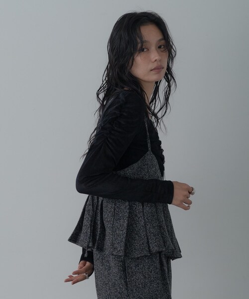 GALLEST（ギャレスト）の「【一部店舗限定】シアーベロアシャーリングカットソー（Tシャツ/カットソー・レディース・チャコールグレー/ブラック/ブラウン系その他・38）」の12枚目の写真