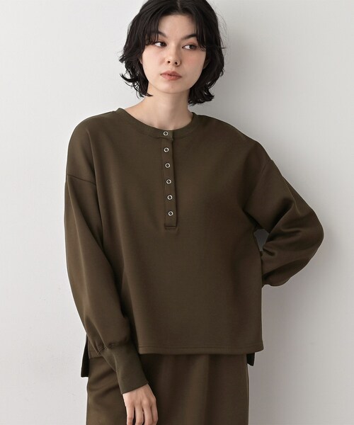 Dessin(デッサン)の「【セットアップ可/洗える】ヘンリーネックプルオーバー(Tシャツ/カットソー・レディース・ブラック/ブラウン系その他・01/02)」の7枚目の写真