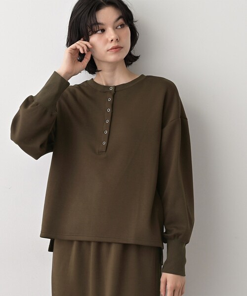 Dessin(デッサン)の「【セットアップ可/洗える】ヘンリーネックプルオーバー(Tシャツ/カットソー・レディース・ブラック/ブラウン系その他・01/02)」の8枚目の写真