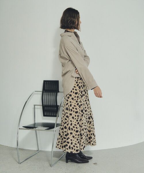 YECCA VECCA(イェッカヴェッカ)の「アニマル柄プリントマーメイドスカート(スカート・レディース・ベージュ/ブラウン・FREE)」の8枚目の写真