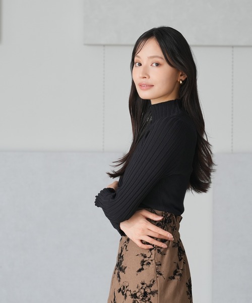 TRUDEA(トルディア)の「ランダムリブニット(ニット/セーター・レディース・ブラウン/ベージュ/ブラック/ワイン・MEDIUM/LARGE)」の7枚目の写真