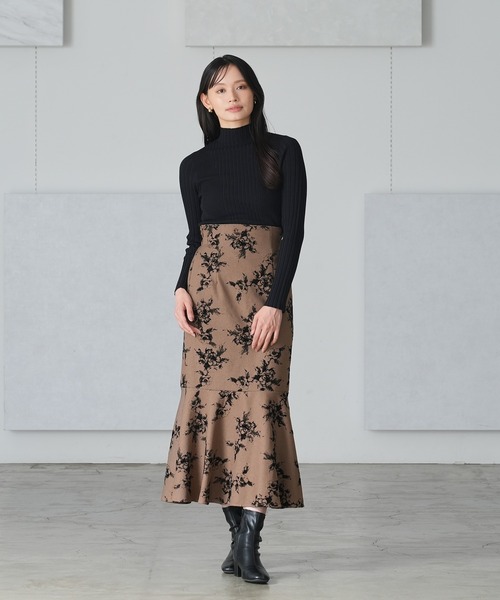 TRUDEA(トルディア)の「ランダムリブニット(ニット/セーター・レディース・ブラウン/ベージュ/ブラック/ワイン・MEDIUM/LARGE)」の8枚目の写真