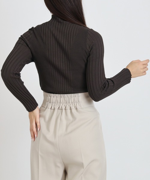 TRUDEA(トルディア)の「ランダムリブニット(ニット/セーター・レディース・ブラウン/ベージュ/ブラック/ワイン・MEDIUM/LARGE)」の19枚目の写真