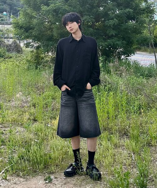 DNSR(ディーエヌエスアール)の「シグネチャーバミューダデニムパンツブラック(その他パンツ・メンズ・その他・LARGE/MEDIUM/SMALL/X-LARGE)」の4枚目の写真