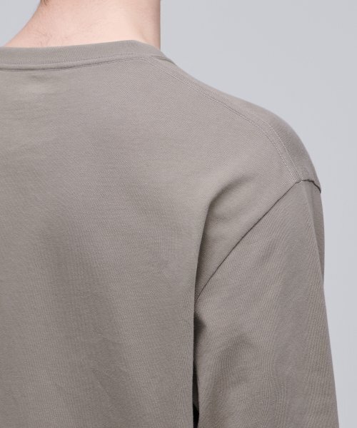 MUSINSA STANDARD（ムシンサスタンダード）の「ベーシック長袖Tシャツ [ダスティベージュ]（Tシャツ/カットソー・メンズ・その他・MEDIUM/LARGE/X-LARGE/XX-LARGE/XXX-LARGE/SMALL）」の6枚目の写真