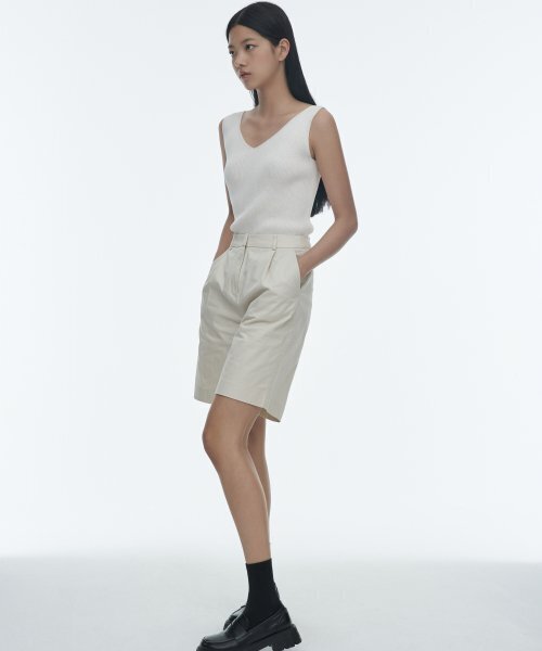 MUSINSA STANDARD WOMAN（ムシンサスタンダードウーマン）の「ウィメンズコットンワイドバミューダショーツ[クリーム]（その他パンツ・レディース・その他・30/24/25/26/27/28/29）」の2枚目の写真