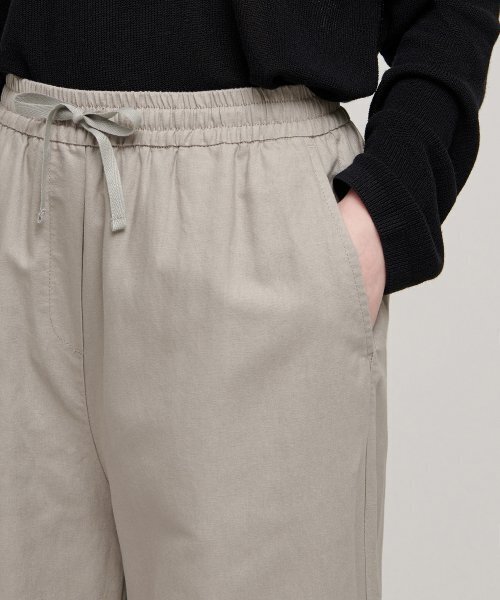 MUSINSA STANDARD WOMAN（ムシンサスタンダードウーマン）の「ウィメンズコットンリネンワイドバンディングパンツ[ベージュ]（その他パンツ・レディース・その他・30/24/26/28）」の4枚目の写真