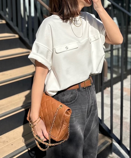 Emma Taylor(エマテイラー)の「ライトダンボールフラップドロストヘムプルオーバー(Tシャツ/カットソー・レディース・チャコールグレー/ホワイト/ブラック・FREE)」の7枚目の写真