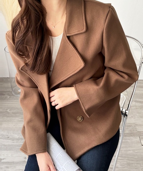 Dewlily(デューリリー)の「上品なシルエットでつくる大人のスタイル◎ ショート丈ダブルボタンコート(ピーコート・レディース・ブラウン/アイボリー・S/M/L/XL)」の5枚目の写真