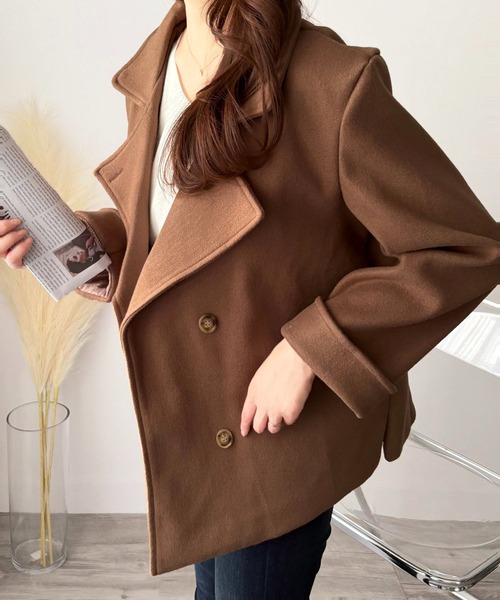 Dewlily(デューリリー)の「上品なシルエットでつくる大人のスタイル◎ ショート丈ダブルボタンコート(ピーコート・レディース・ブラウン/アイボリー・S/M/L/XL)」の7枚目の写真