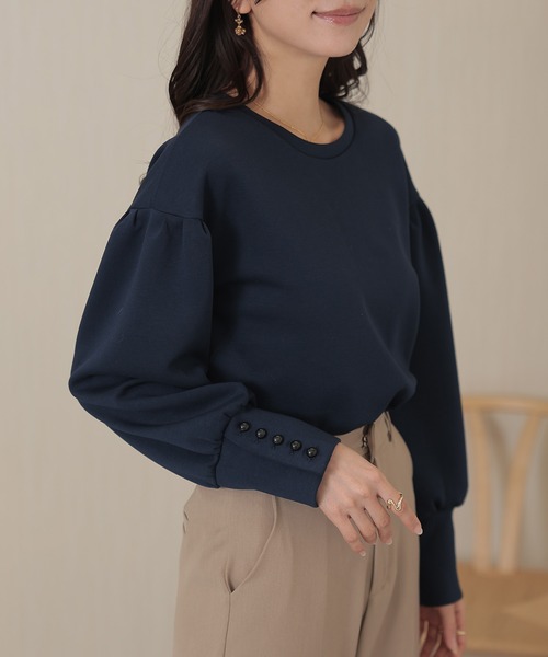 DAYRA(デイラ)の「ソリッドカラー ロング カフス 長袖 プルオーバー(Tシャツ/カットソー・レディース・ネイビー/ベージュ/ホワイト/ブラック/グレイッシュベージュ・FREE/S)」の5枚目の写真