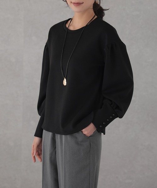 DAYRA(デイラ)の「ソリッドカラー ロング カフス 長袖 プルオーバー(Tシャツ/カットソー・レディース・ネイビー/ベージュ/ホワイト/ブラック/グレイッシュベージュ・FREE/S)」の3枚目の写真