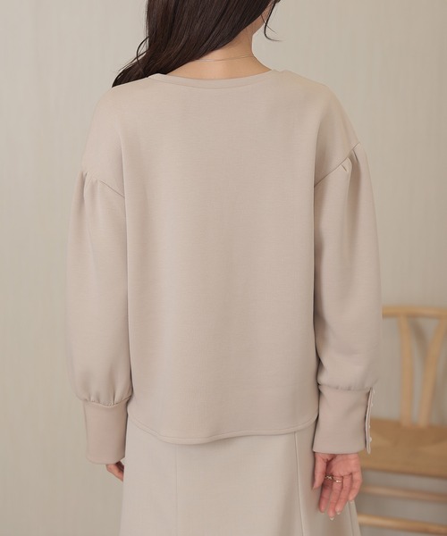 DAYRA(デイラ)の「ソリッドカラー ロング カフス 長袖 プルオーバー(Tシャツ/カットソー・レディース・ネイビー/ベージュ/ホワイト/ブラック/グレイッシュベージュ・FREE/S)」の21枚目の写真