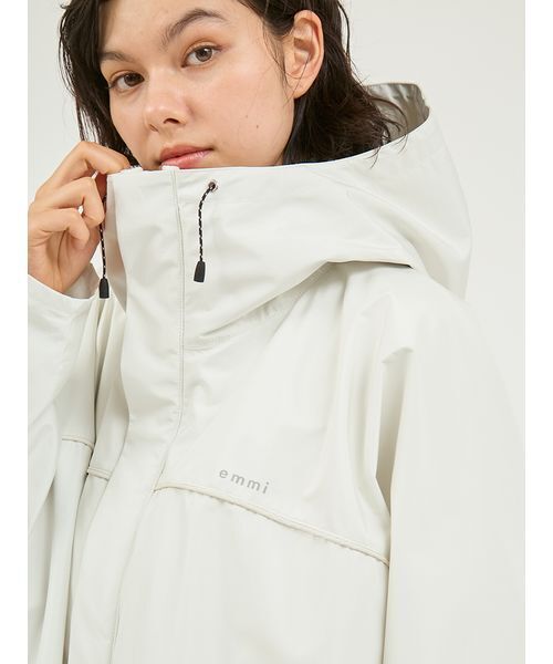 emmi（エミ）の「フリースライナー付きユーティリティコート（ダウンジャケット/コート・レディース・ライム/ブラック/オフホワイト・0/1）」の4枚目の写真