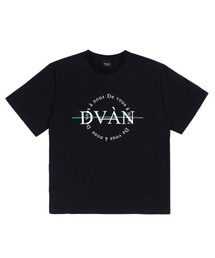 DVAN（ドゥヴァン）の「ROUND LOGO T-SHIRT BLACK Round Logo T-shirt（Tシャツ/カットソー）」