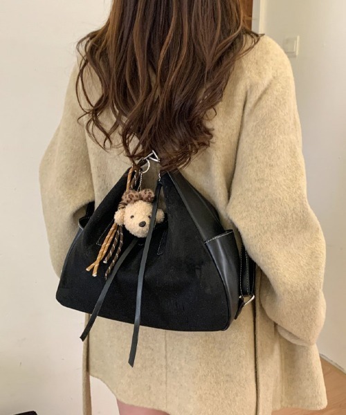 FREE STYLISTS（フリー スタイリスト）の「Y2K チャーム付き大容量バッグ ショルダーバッグ＆斜め掛けバッグ デイリー＆通勤用/3WAY（ショルダーバッグ・レディース・ブラック/ダークブラウン・FREE）」の21枚目の写真
