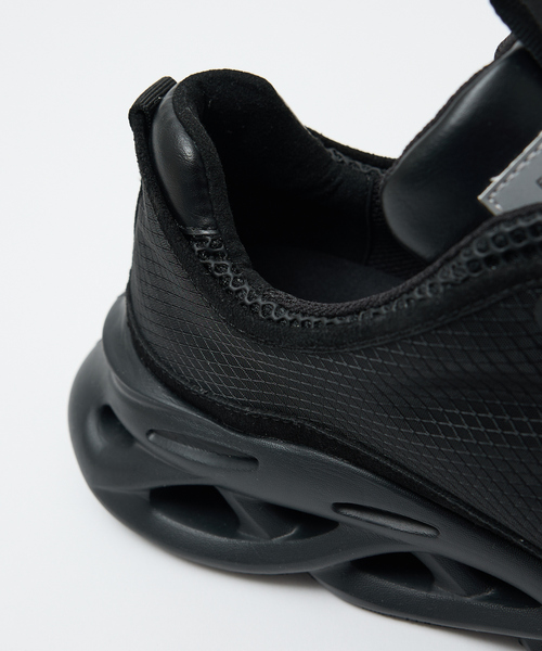 alfredoBANNISTER(アルフレッドバニスター)の「【INFINITO / TYPE:001】レースアップスニーカー(スニーカー・メンズ・ブラック/グレー・46/44/42/40/38)」の3枚目の写真