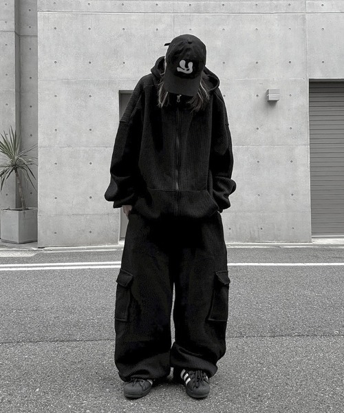 YACA(ヤーカ)の「Thermal Cargo Pants/サーマルカーゴパンツ【unisex item】(その他パンツ・レディース・ブラック/グレー・FREE)」の8枚目の写真