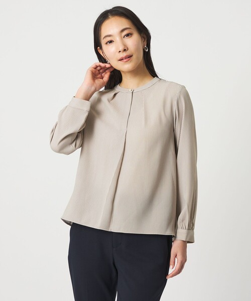 A DAY IN THE LIFE UNITED ARROWS(アデイインザライフユナイテッドアローズ)の「ドビー フェイクパールボタン ブラウス <A DAY IN THE LIFE>(シャツ/ブラウス・レディース・ベージュ/ライトグレー/ライトピンク/オフホワイト・FREE)」の3枚目の写真
