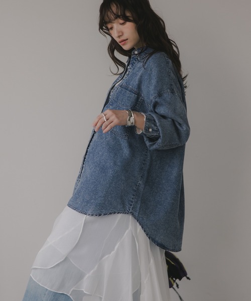 210nouve（トゥージュヌーブ）の「テンセル デニム オーバーサイズ シャツ（シャツ/ブラウス・レディース・ブルー/ブラック・FREE）」の4枚目の写真