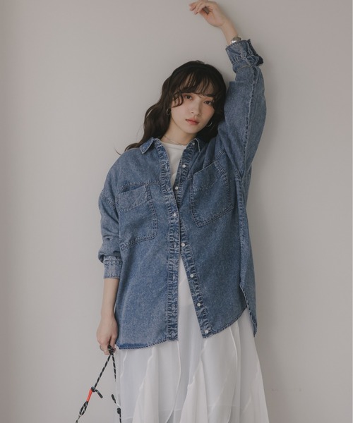 210nouve（トゥージュヌーブ）の「テンセル デニム オーバーサイズ シャツ（シャツ/ブラウス・レディース・ブルー/ブラック・FREE）」の5枚目の写真