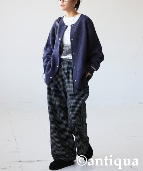 antiqua(アンティカ)の「ダメージデザイン カーディガン(ニット/セーター・レディース・チャコールグレー/ネイビー系/ブラック・ONESIZE)」の14枚目の写真