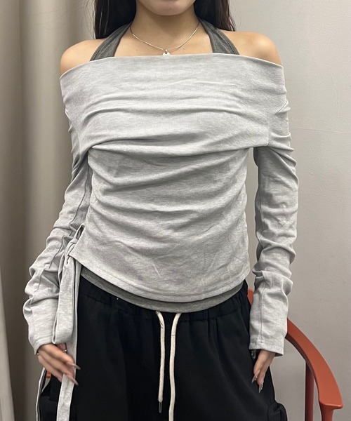 Nu(ニュー)の「【Nu】オフショルダーサイドリボントップス(Tシャツ/カットソー・レディース・グレー/ベージュ/ライトグレー・MEDIUM)」の1枚目の写真