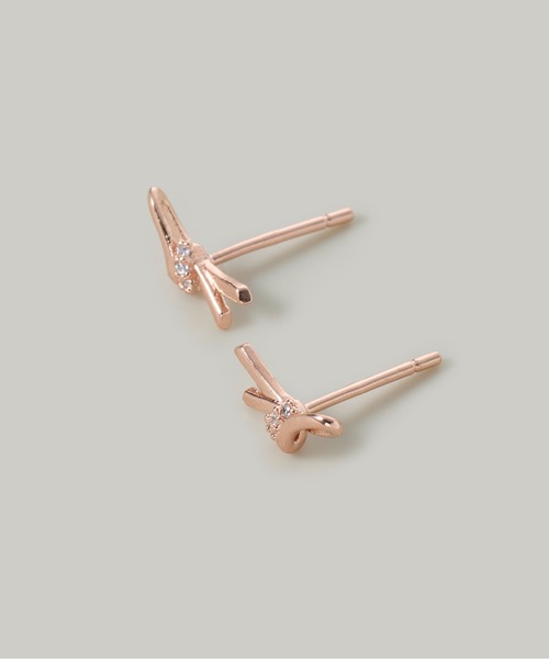 Jolie Toujours(ジョリトゥジュール)の「CZツイストリボンピアス(ピアス(両耳用)・レディース・ゴールド/ピンクゴールド/シルバー・FREE)」の4枚目の写真