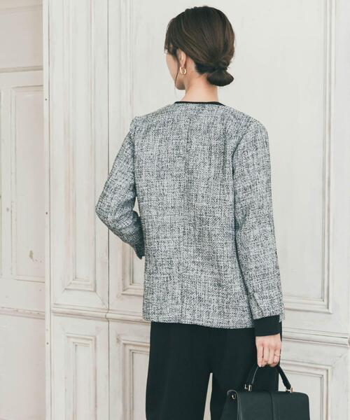 URBAN RESEARCH DOORS(アーバンリサーチドアーズ)の「ツィードVネックロングジャケット(スーツジャケット・レディース・ネイビー/ブラック系その他・FREE)」の4枚目の写真