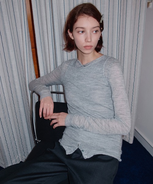 SOLWEIGE（ソルヴェイグ）の「【SOLWEIGE】スーパーキッドモヘアウール混 ヘンリーネック レイヤード風 スリムフィットニット（Tシャツ/カットソー・レディース・グレー・M/S/L）」の4枚目の写真