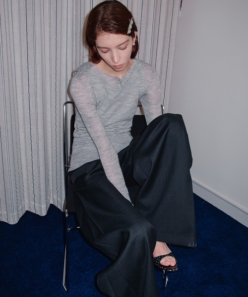 SOLWEIGE（ソルヴェイグ）の「【SOLWEIGE】スーパーキッドモヘアウール混 ヘンリーネック レイヤード風 スリムフィットニット（Tシャツ/カットソー・レディース・グレー・M/S/L）」の6枚目の写真