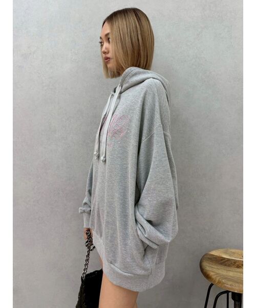 EVRIS（エヴリス）の「EVRISロゴオーバーサイズフーディー（スウェット・レディース・グレー/ホワイト/ブラック・FREE）」の6枚目の写真